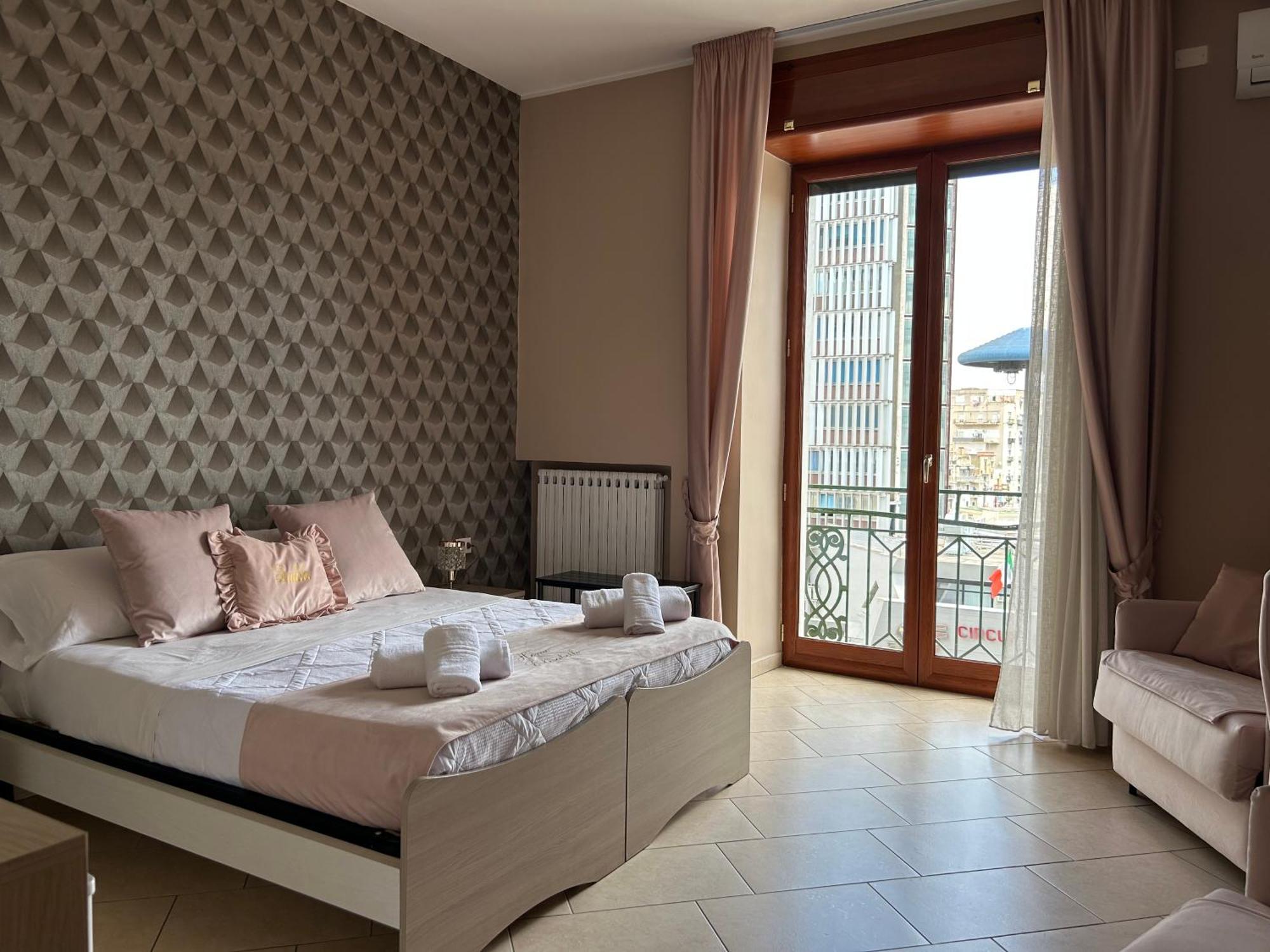 Home Elisabet Napoli Eksteriør billede