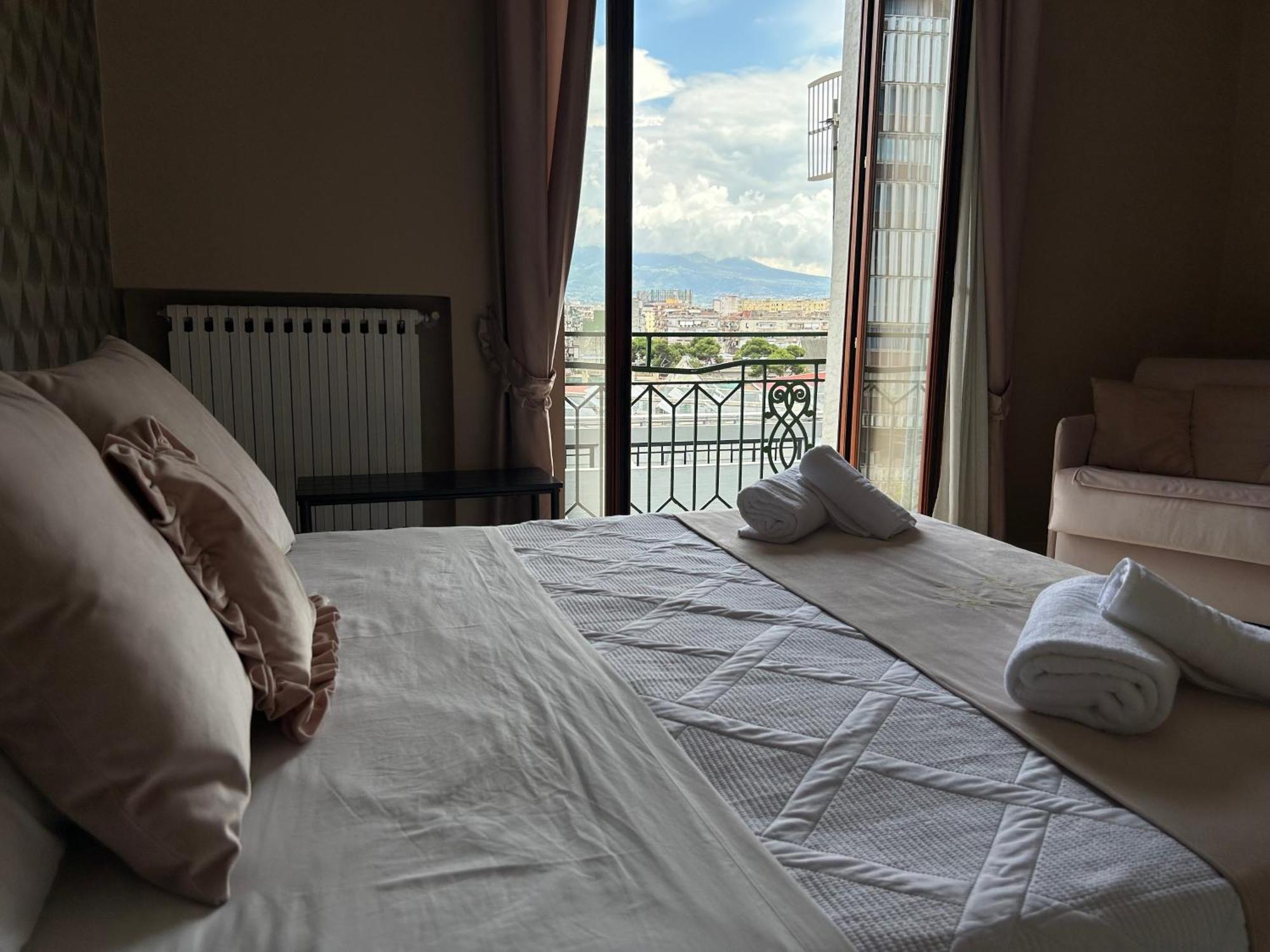 Home Elisabet Napoli Eksteriør billede